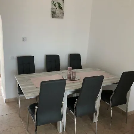 Casa Ursini, * Κάλπε